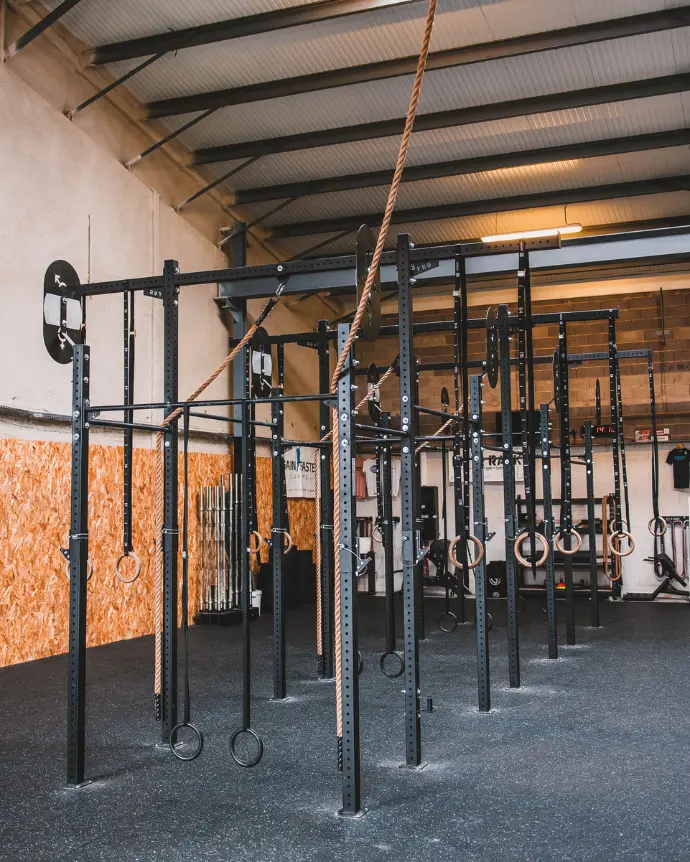 Rack plain pieds noir box de crossfit affiliée