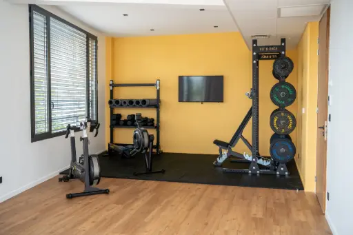 Cabinet OnlyCompta à Dardilly Salle de musculation pour vos collaborateurs