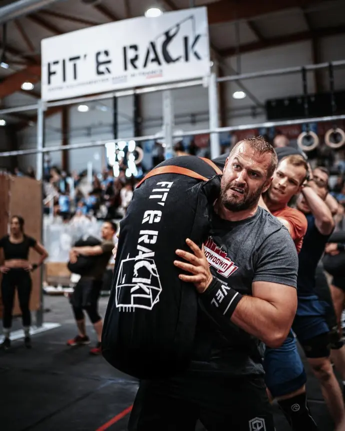 Lyon Showdown par CrossFit Des Monts et FIT' & RACK Worm Compétition teams de 6 athlètes
