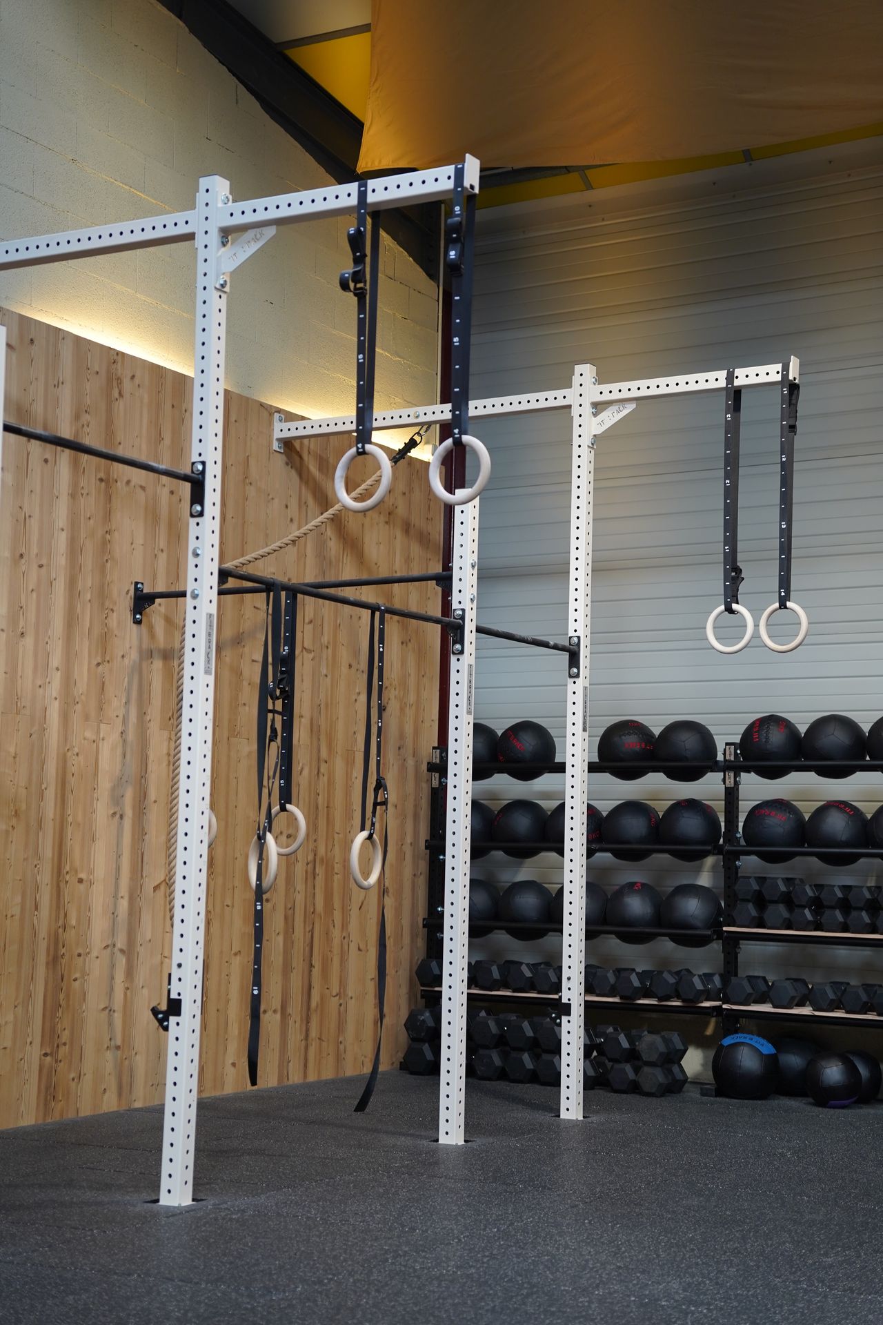 rack mural