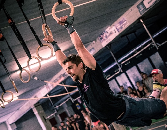 Anneaux de gym en bois avec système d'attache pour plateforme de crossfit  pas cher