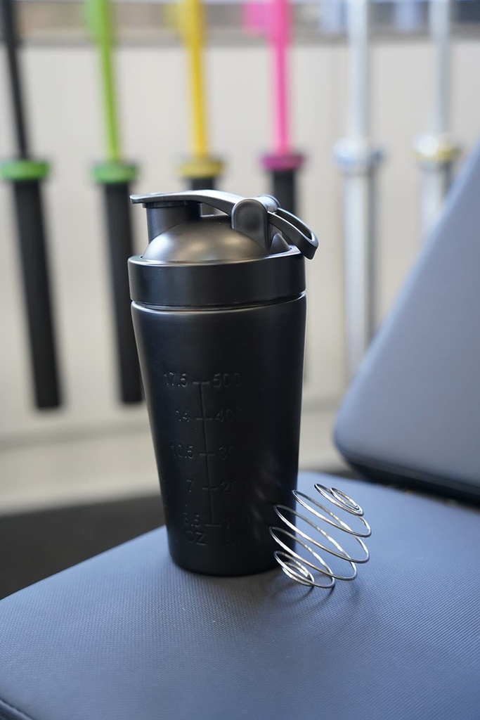 Shaker en metal pour protéines et compléments alimentaires avec boule de mélange