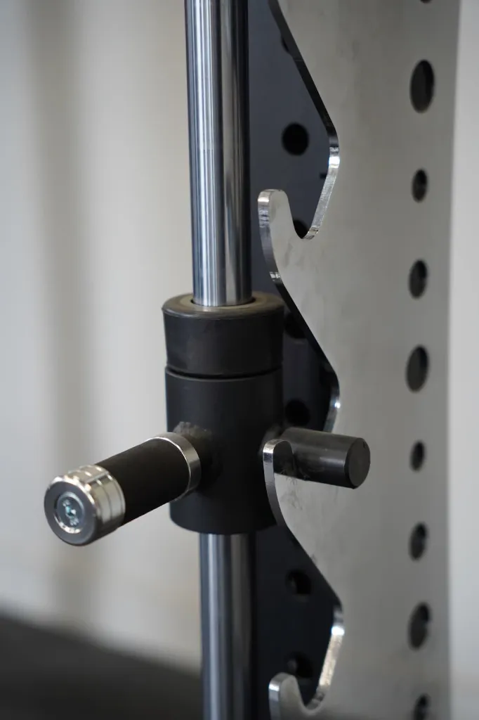 Smith machine compact budget accessible pour particuliers et professionnels